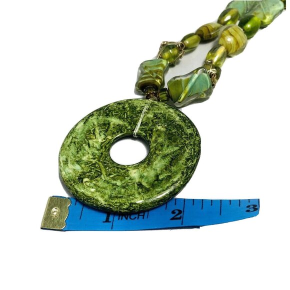 Vintage Handmade Green Beaded Necklace 14” w/ Large Round Pendant Estate 1980s - Picture 12 of 12